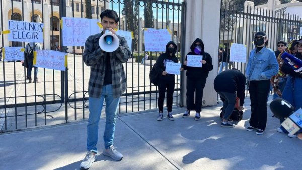 Estudiantes y docentes de la UAdeC denuncian antidemocracia en elección de rector