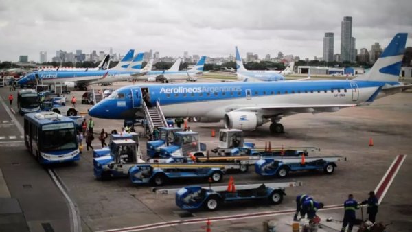 Miércoles 30: ¿Cómo será el paro de transporte en los aeropuertos?