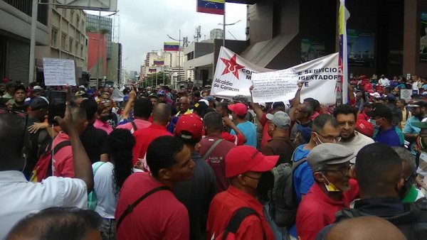 Multitudinaria marcha en Caracas de trabajadores públicos y del sector privado en rechazo al instructivo Onapre