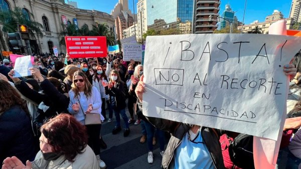 Familiares y trabajadores de salud en discapacidad movilizaron en todo el país contra el ajuste