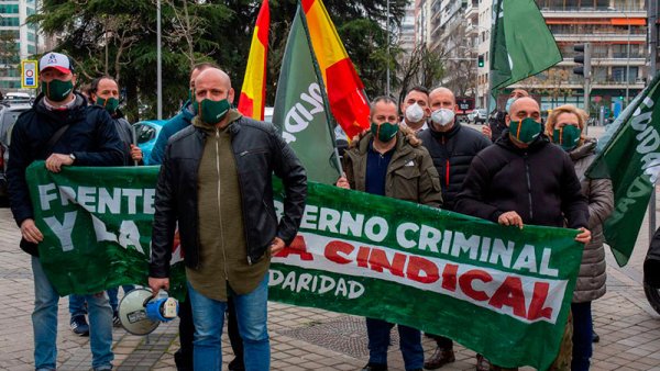 Vox y su pseudosindicato: demagogia contra la burocracia sindical y el Gobierno… para proteger a la patronal