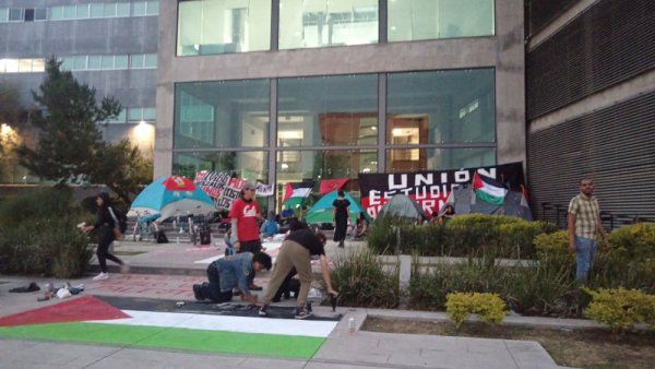 Estudiantes instalan campamento por Palestina en la Universidad de Guadalajara