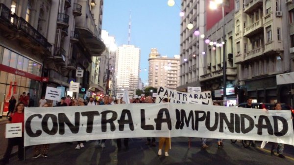 Protestan en Uruguay por la condena a manifestantes presos en 2013