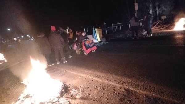 Comunidad educativa de la EPET 26 de San Patricio del Chañar corta la Ruta de Vaca Muerta