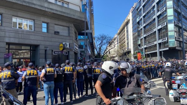 Otra provocación ilegal de Bullrich: Gendarmería y la Federal amedrentando en CABA