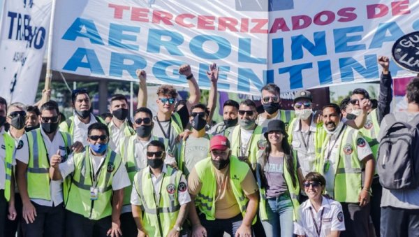 Paro de trabajadores tercerizados de Aerolíneas Argentinas