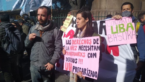 Trabajadores de infancias se movilizan ante despidos en hogares: “No tenemos estufas ni alimentos de calidad”