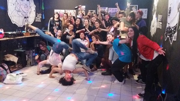 Se realizó la primera asamblea de mujeres hiphoperas