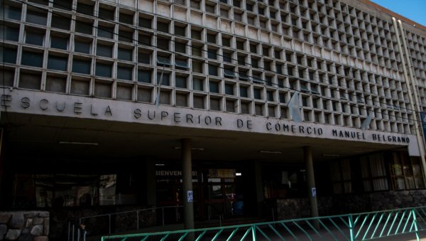 “No estamos dispuestos a abandonar la educación pública, no vamos a bajar esta bandera”