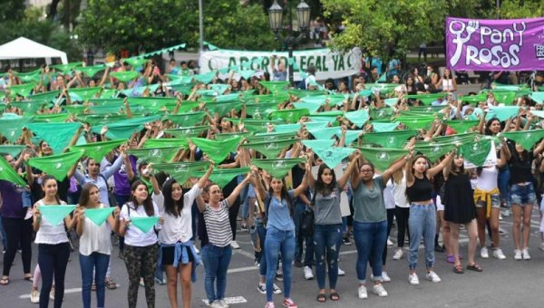 Afiliadas de CTA Perón exigen posponer elecciones y parar para marchar por aborto legal