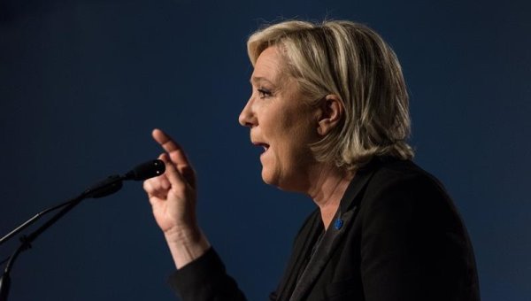 Le Pen negó la responsabilidad francesa en la detención de judíos en 1942 y hay polémica