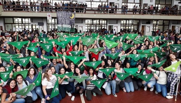 Córdoba: estudiantes proponen tomar el Manuel Belgrano por el derecho al aborto