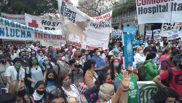 Acampe de enfermería en el Congreso: un reclamo que continúa en todo el país