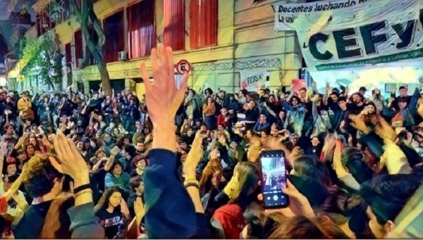 Argentina. Se ratifica agónicamente el veto de Milei, ¿se abre un camino de nuevos fenómenos de lucha de clases?