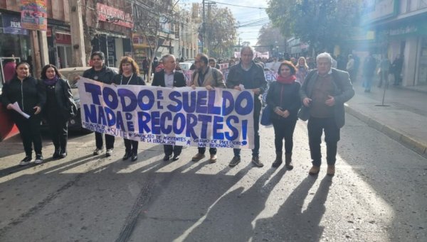 Frente a las demandas docentes el PS responde con Fuerzas Especiales