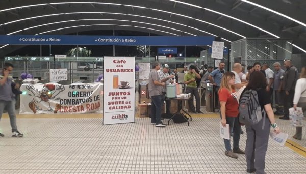 Subte: abrieron molinetes en la Línea C por paritarias y contra los ataques