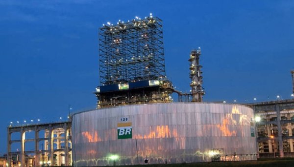 Bolsonaristas amenazaron con tomar refinerías de Petrobras