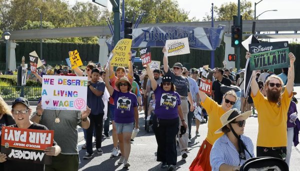 Más de 14.000 trabajadores de Disney votan ir a la huelga