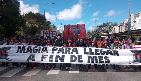 Protesta frente al Consejo del Salario: "Hay que hacer magia para llegar a fin de mes"