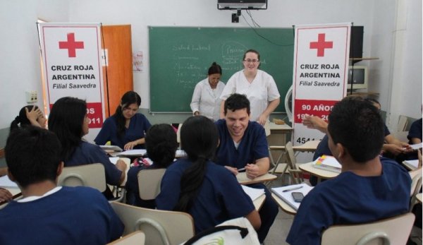 Utilizan textos de Agustín Laje para enseñar Bioética a futuros trabajadores de la salud