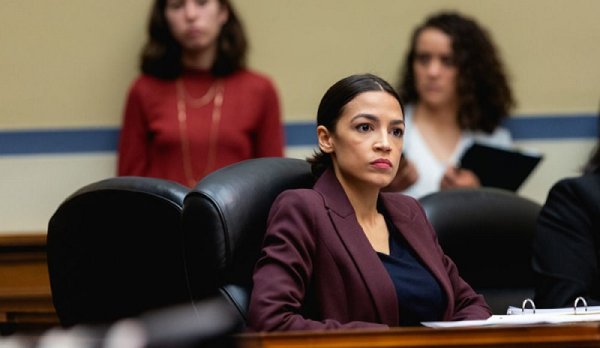 ¿Ocasio-Cortez puede ser socialista sin denunciar la injerencia imperialista en Venezuela?