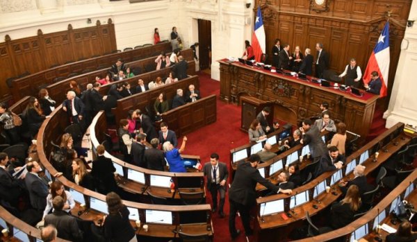 Con preocupación acerca de su rumbo: comienzan las votaciones en el Pleno del Consejo Constitucional 