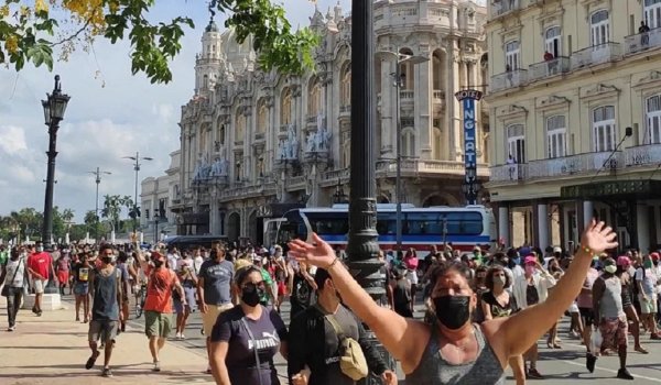 Tras las protestas, el Gobierno cubano flexibiliza la entrada de alimentos