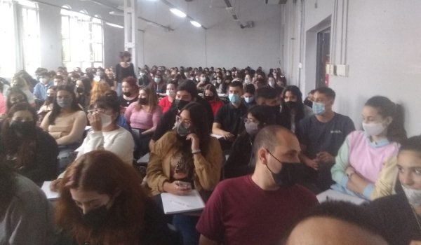 Hacinamiento en la UBA: así arrancaron las clases en la facultad de Psicología