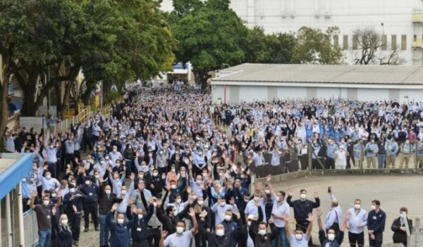 Los trabajadores paralizan una de las mayores automotrices de Brasil