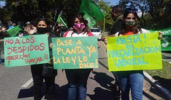 Trabajadoras de Desarrollo Social exigen un freno a los despidos ilegales en Tucumán