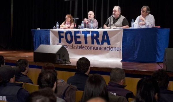 Foetra: comienza la paritaria de telefónicos por el 28% 