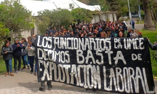 Auxiliares del aseo del ex Pedagógico se movilizan contra la explotación laboral