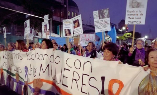 25 de Noviembre: Imágenes y voces desde la marcha en San José