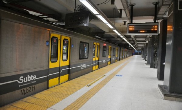 Diputados: la Izquierda acompaña el paro del subte por la muerte de un trabajador por asbesto 