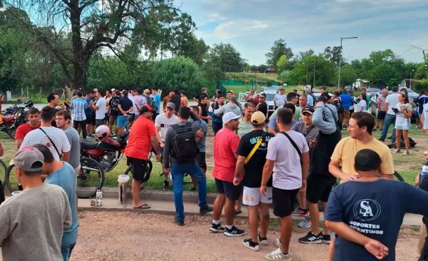 Tres Arroyos: la empresa inició un “lockout”, obreros hacen asamblea y movilizan a la Intendencia