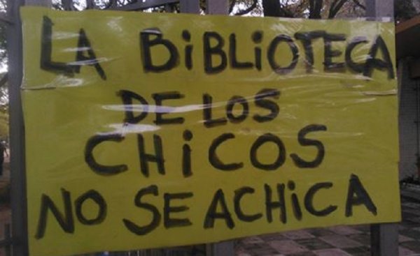 En Ciudad de Buenos Aires vecinos resisten el cierre de la Biblioteca Infantil “Enrique Banchs”