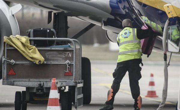 [Video] Berlín: Huelga del personal de tierra de los aeropuertos 