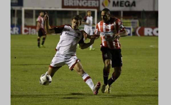 Newells goleó al humilde Sansinena por la Copa Argentina