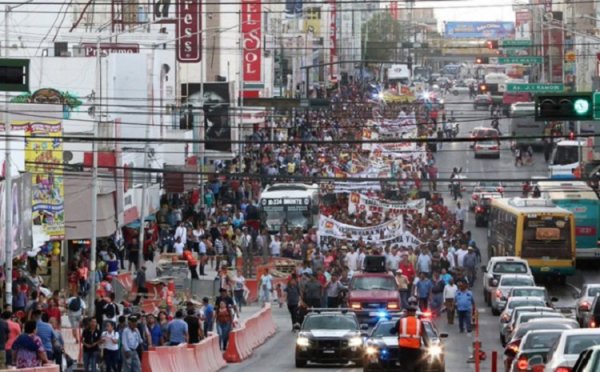 Monterrey: Realizan mitin en repudio al halconazo y la militarización del país