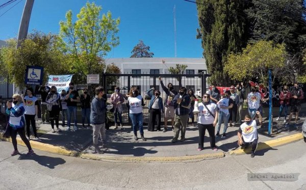 Con más de 30 000 firmas, se presentó la Iniciativa Popular contra la megaminería en Chubut