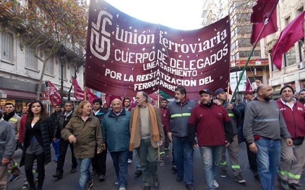 Se lanza petitorio en apoyo a los ferroviarios del Sarmiento 