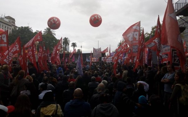 [VIDEO] #1deMayo | Acto del Frente de Izquierda en Plaza de Mayo 