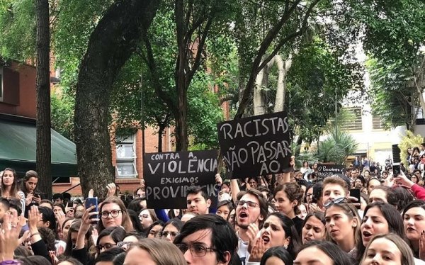 Votó a Bolsonaro, se grabó diciendo “la negrada va a morir” y sus compañeros de universidad le dicen “fuera racista”