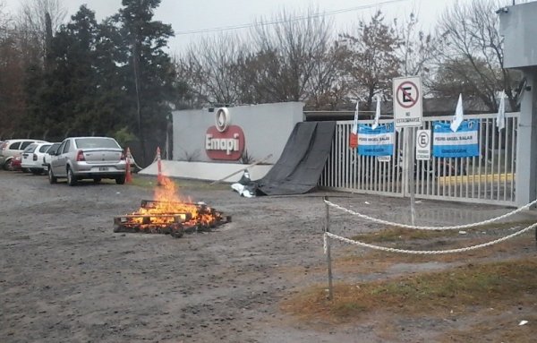 La Plata: Emapi profundiza el ataque a los trabajadores con más despidos