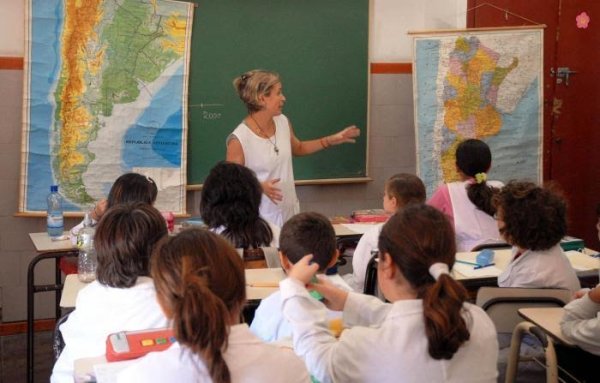 Fernando Carlos: “Con Macri, en educación no cambio nada”