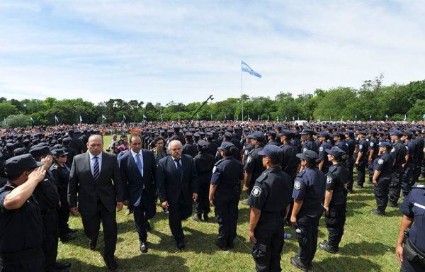 Scioli suma diez mil policías para promover la (in)seguridad 