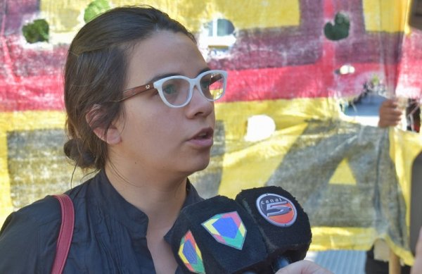 Alejandra Arreguez: "Peronistas y macristas compiten a ver quién desaloja más rápido a las familias sin techo"