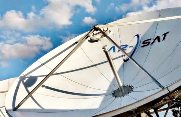 Denuncian privatización del ARSAT en camino