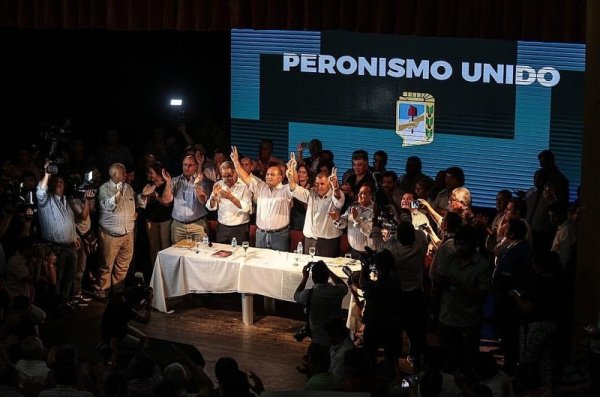 Tucumán: Manzur llama a internas del PJ e incluye al kirchnerismo, Alperovich reafirma que se presentará por su cuenta