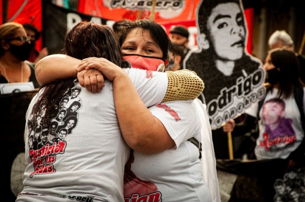 [Fotogalería] Imágenes de la masiva y emotiva marcha contra el gatillo fácil en Córdoba